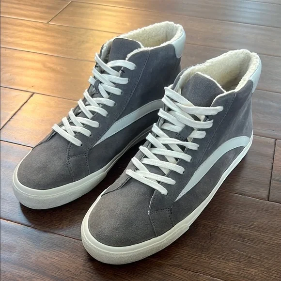 Madewell • Sidewalk High-Top Sneakers in Suede & Sherpa - Picture 4 of 7